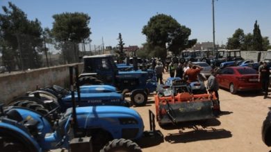 صورة وزير النقل يُفعّل خطة لتعزيز صمود المزارعين بالمناطق المهددة