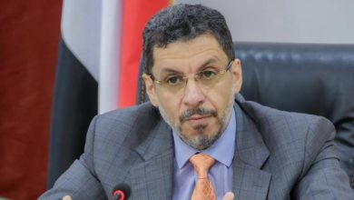 صورة | رئيس الوزراء اليمني أحمد بن مبارك يعلن استقالته