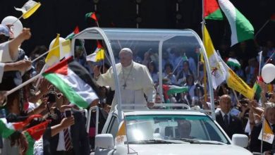 صورة | تحويل سيارة البابا فرنسيس إلى عيادة صحية لأطفال غزة تنفيذا لإحدى وصاياه