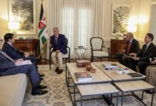 صورة | الملك يجتمع بوزير الخارجية الأمريكي ويؤكد على أهمية إيجاد أفق سياسي لتحقيق السلام