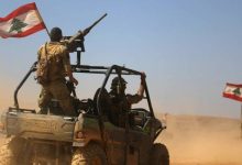 صورة | الجيش اللبناني يتسلم مشتبهاً ثالثاً من حماس بتهمة إطلاق صواريخ باتجاه كيان الاحتلال