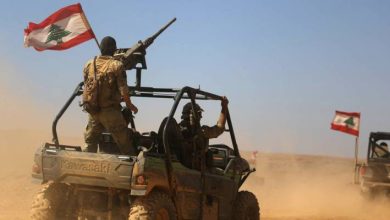 صورة | الجيش اللبناني يتسلم مشتبهاً ثالثاً من حماس بتهمة إطلاق صواريخ باتجاه كيان الاحتلال