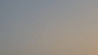 صورة | إعلام عبري: توقف حركة الملاحة في مطار بن غوريون أثناء اعتراض صاروخ من اليمن