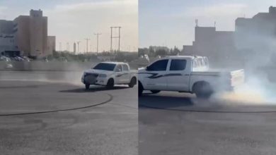 صورة | بالفيديو.. سائق يثير استياء المواطنين بقيادة متهورة والتفحيط في شوارع المفرق