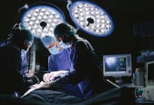 صورة | “صالونات تشويه”.. “رؤيا” تتبّع إجراء عمليات تجميل على يد غير مختصين بالأردن تخرق القوانين وتهدد السلامة.. فيديو