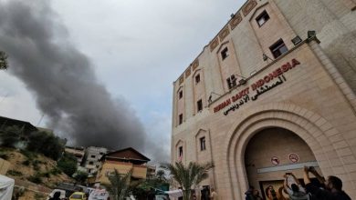 صورة | إعلام فلسطيني: الاحتلال يهدم سور المستشفى الإندونيسي بغزة ويقصف قسم العناية المركزة