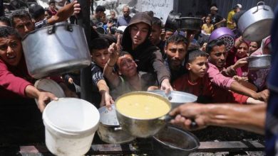صورة | وكالة الأنباء الفلسطينية: دخول 6 شاحنات مساعدات إنسانية إلى قطاع غزة لأول مرة منذ 2 آذار الماضي