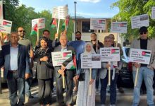 صورة | وقفة احتجاجية أمام “ميدل إيست آي” في لندن رفضًا للتقارير الكاذبة بحق الهيئة الخيرية الهاشمية