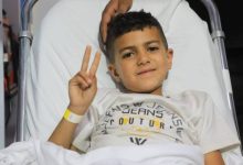 صورة | القوات المسلحة الأردنية تُجلي طفلين مرضى من غزة