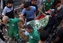 صورة | مجزرة جديدة في غزة.. عشرات الشهداء بغارات الاحتلال على دير البلح وجباليا