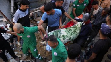 صورة | مجزرة جديدة في غزة.. عشرات الشهداء بغارات الاحتلال على دير البلح وجباليا