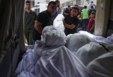 صورة | مصادر فلسطينية: شهداء وجرحى في مجزرة ارتكبها الاحتلال إثر قصف مدرسة تؤوي نازحين بمدينة غزة