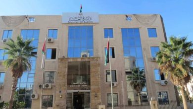 صورة | وزارة العمل توقف استقدام العمالة غير الأردنية وتشدد على ضبط المخالفات