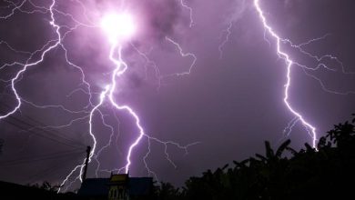 صورة | عاصفة غير مسبوقة تضرب الإسكندرية.. أمطار رعدية وثلوج وغرق طرقات وخسائر مادية