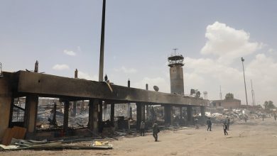 صورة الحوثيون يعلنون استئناف العمل في مطار صنعاء بعد توقفه بسبب الضربات الإسرائيلية