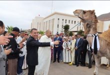 صورة منتخبون من البام يهدون جمالا للعامل السابق لسيدي إفني بعد انتهاء مهامه على رأس الإقليم (صور)