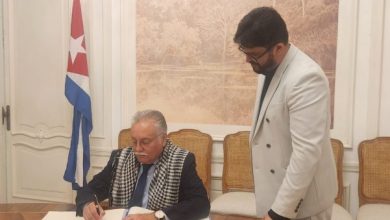 صورة بنعبد الله يحضى باستقبال حار في كوبا ويناقش تطورات القضية الفلسطينية والحصار الأمريكي على هافانا
