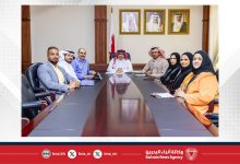 صورة وزير التربية والتعليم يستقبل صانع المحتوى عبدالحكم عبدالكريم وعددًا من رواد الأعمال البحرينيين الشباب