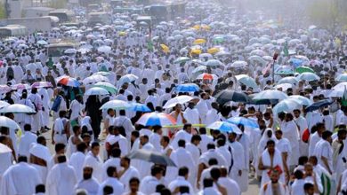 صورة المؤتمر الصحفي الحكومي يستضيف غدًا وزراء الحج والنقل والصحة والإعلام للحديث عن استعدادات موسم الحج