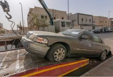 صورة سحب المركبات المهملة والتالفة بالمدينة المنورة ضمن جهود تحسين المشهد الحضري
