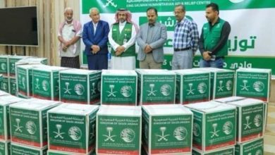 صورة «سلمان للإغاثة» يدشن مشروع توزيع 4.012 سلة غذائية بوادي حضرموت