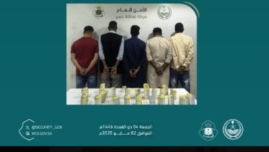 صورة القبض على 5 مقيمين لنشرهم إعلانات حملات حج وهمية ومضللة في خميس مشيط