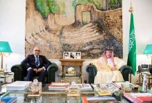 صورة «الخريجي» يستعرض مع سفير باكستان العلاقات الثنائية والمستجدات الإقليمية والدولية