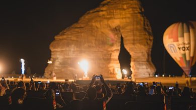 صورة ڤوكس سينما أضاءت «مرايا» العلا بأول سينما مون لايت تحت ضوء القمر في المملكة العربية السعودية