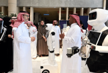 صورة رئيس جامعة الملك عبدالعزيز يفتتح معرض “روبوكون 2025” باستهداف أكثر من 6000 مستفيد