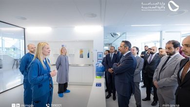 صورة وزير الصناعة يبحث في الدنمارك فرص توطين الصناعات الدوائية بالمملكة