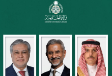 صورة وزير الخارجية يبحث مع نظيريه الهندي والباكستاني خفض التصعيد   