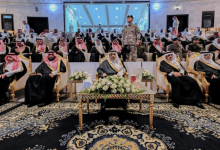صورة الأمير حسام بن سعود يرعى حفل تخريج 4700 طالب وطالبة من جامعة الباحة