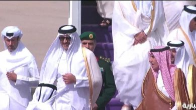 صورة وصول أمير قطر إلى الرياض للمشاركة في القمة الخليجية الأمريكية
