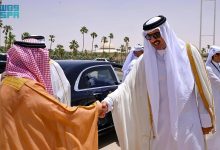 صورة أمير قطر يغادر الرياض بعد مشاركته في القمة الخليجية الأمريكية