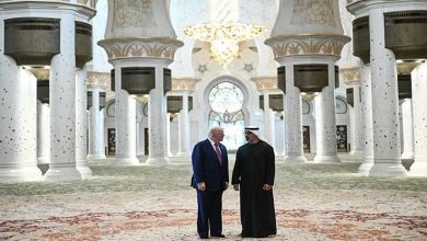 صورة الرئيس الأمريكي يزور مسجد الشيخ زايد الكبير
