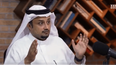 صورة مستشار تسويقي يوضح ضوابط تحديث العلامة التجارية