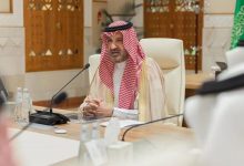 صورة الأمير فيصل بن سلمان يرأس الاجتماع الأول للجنة الإشرافية العليا لمشروع «تاريخ الحج والحرمين الشريفين»