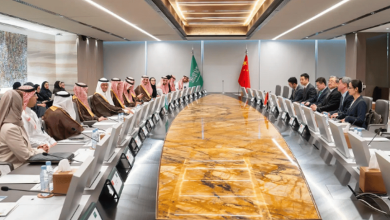 صورة وزير الطاقة يجتمع مع المبعوث الصيني الخاص لتغير المناخ