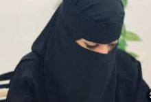 صورة عاطفة الأم.. كيف تخبب الزوجة على زوجها بحبها الزائد؟