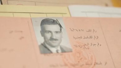 صورة رويترز”: بمبادرة من الرئيس الشرع.. سوريا سلّمت أرشيف إيلي كوهين لـ”إسرائيل