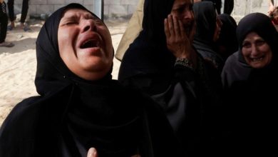 صورة 19 شهيدًا في غارات إسرائيلية على غزة.. ومخيمات القطاع تتعرض لقصف مدفعي عنيف