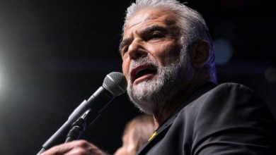 صورة لبيد: على نتنياهو أن يكف عن الجبن والتسويف