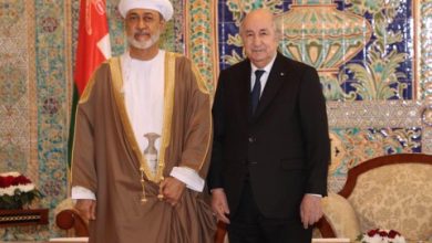 صورة سلطان عُمان والرئيس الجزائري يترأسان توقيع مذكرات تفاهم لتعزيز التعاون الاستراتيجي
