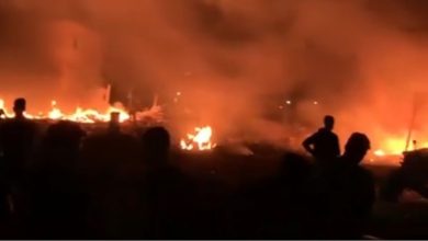 صورة 59 شهيدا منذ منتصف الليل.. الاحتلال يحرق النازحين بمواصي خانيونس بعد قصف خيامهم (شاهد)
