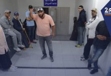 صورة تجار السمك بأكادير يعتصمون على خلفية عدم استفادتهم من محلات سوق باب المرسى(فيديو)