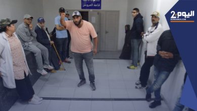 صورة تجار السمك بأكادير يعتصمون على خلفية عدم استفادتهم من محلات سوق باب المرسى(فيديو)