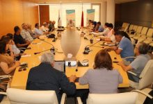 صورة الحكومة تدافع عن اختلالاتها بالاستعلاء والتهجم وبرفض الخضوع إلى المراقبة