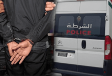 صورة الشرطة توقف شابين قاما بتعنيف سائحين أجنبيين بشاطئ أكادير