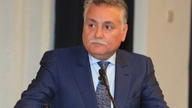 صورة نبيل بنعبد الله في ضيافة الحزب الشيوعي الكوبي والحزب الاشتراكي العمالي في فنزويلا