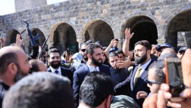 صورة الشرع يزور درعا للمرة الأولى منذ إطاحة الأسد ويلتقي مسؤولين مدنيين وعسكريين